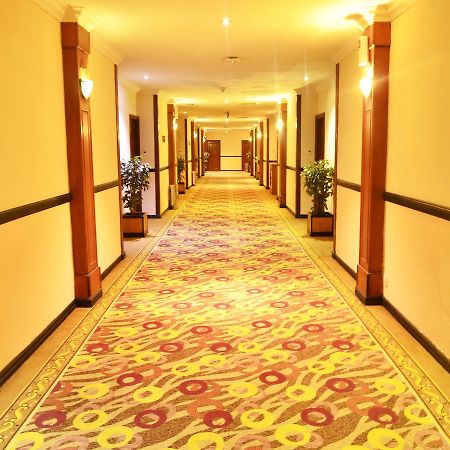 Formosa Hotel Batam Buitenkant foto