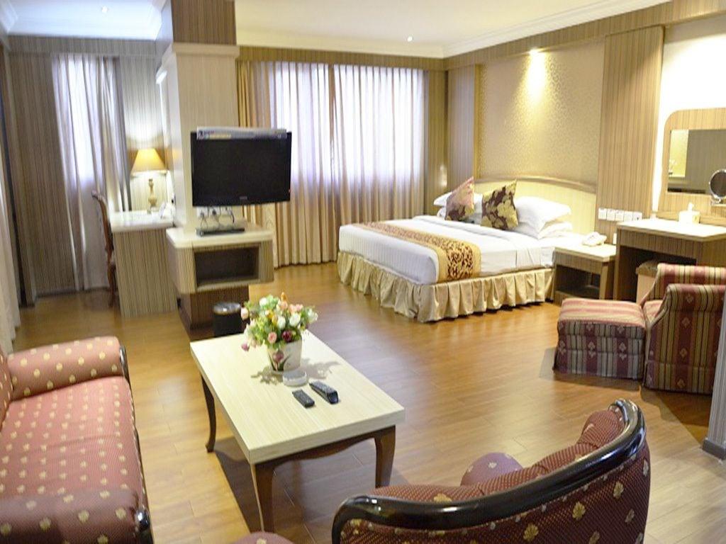 Formosa Hotel Batam Buitenkant foto