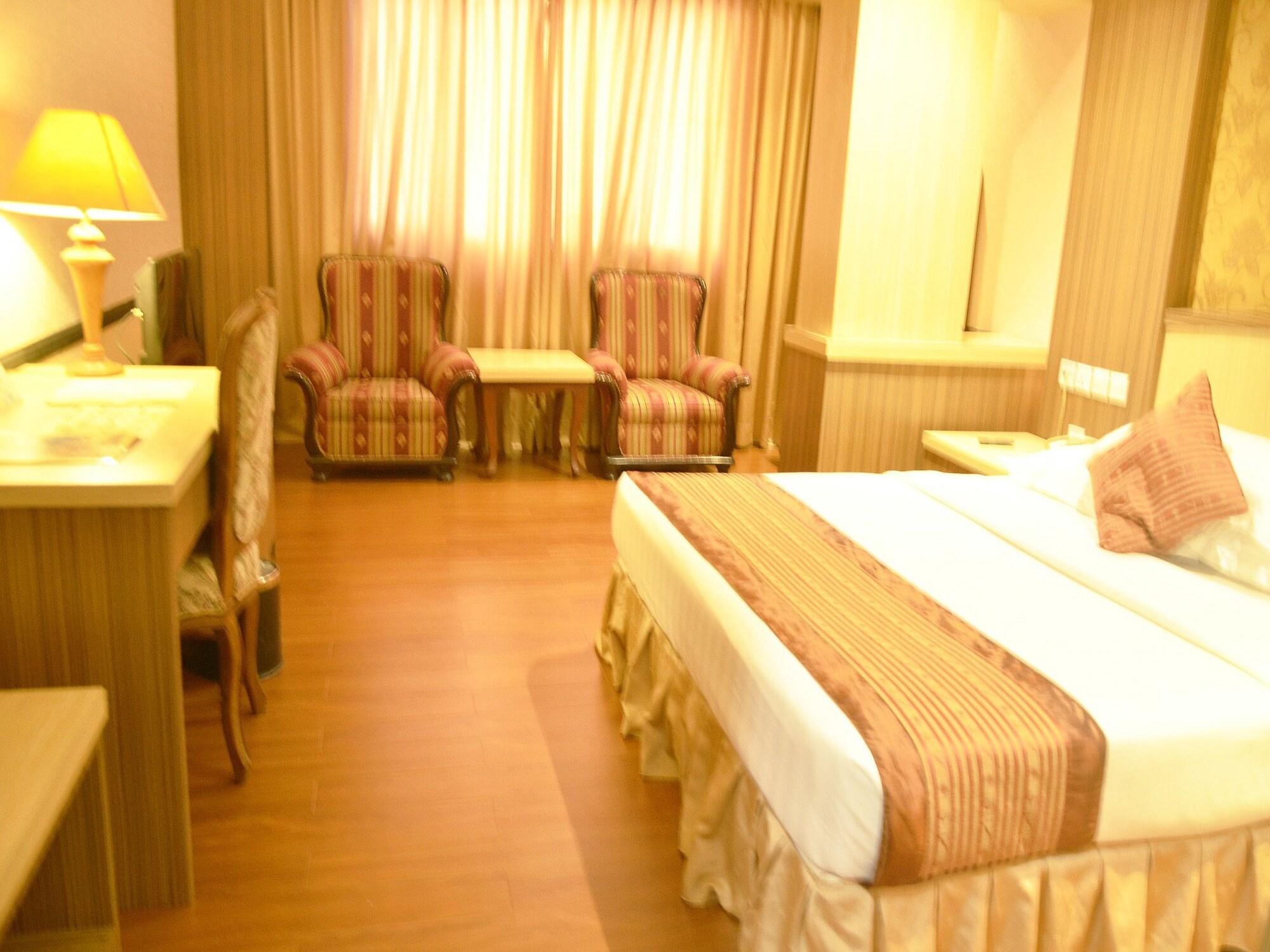 Formosa Hotel Batam Buitenkant foto