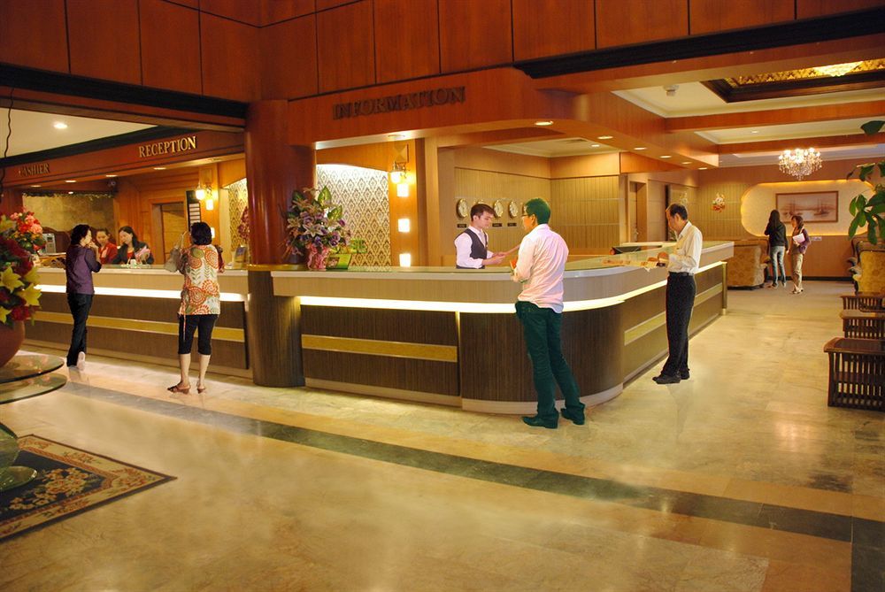 Formosa Hotel Batam Buitenkant foto