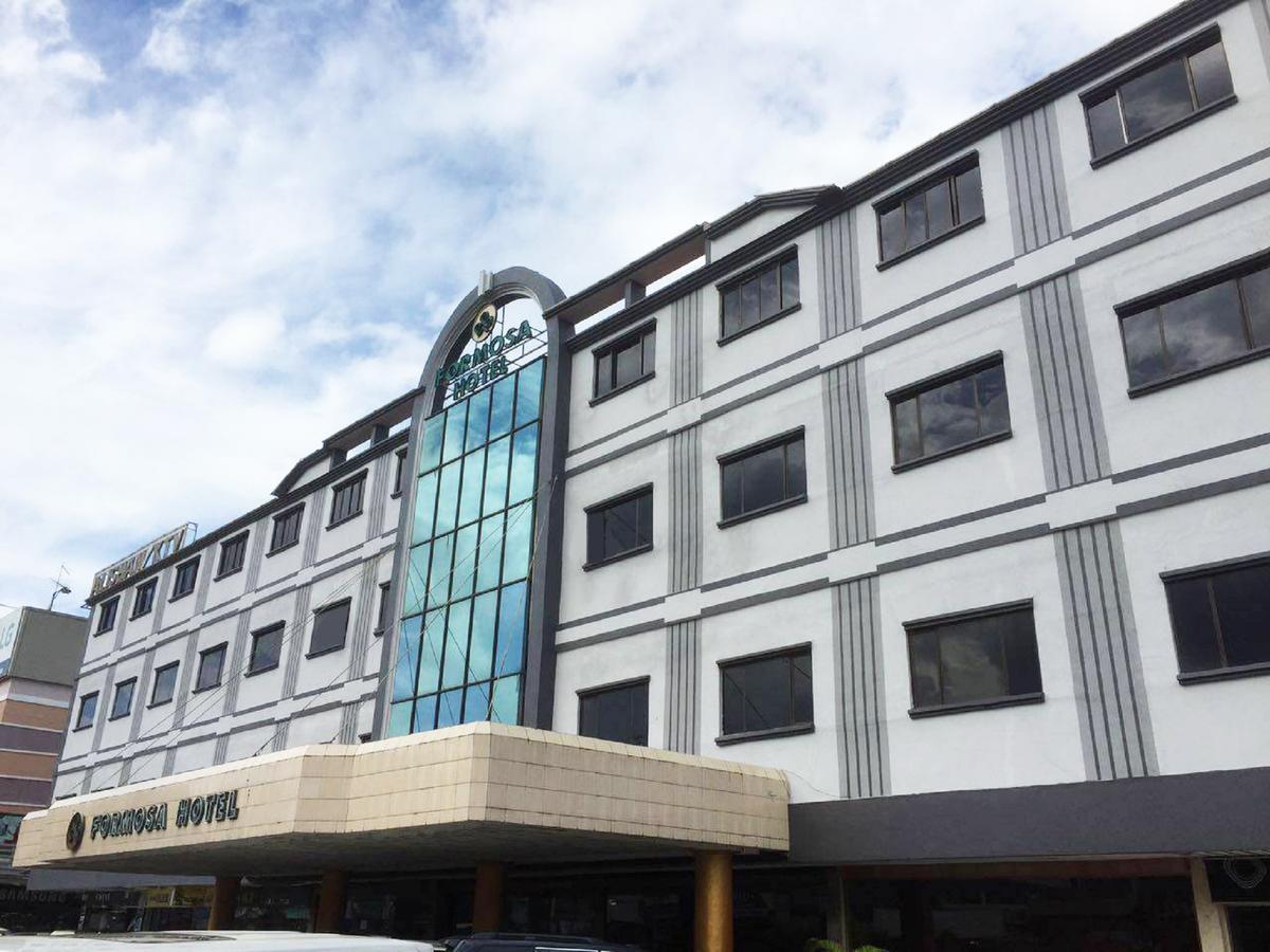 Formosa Hotel Batam Buitenkant foto
