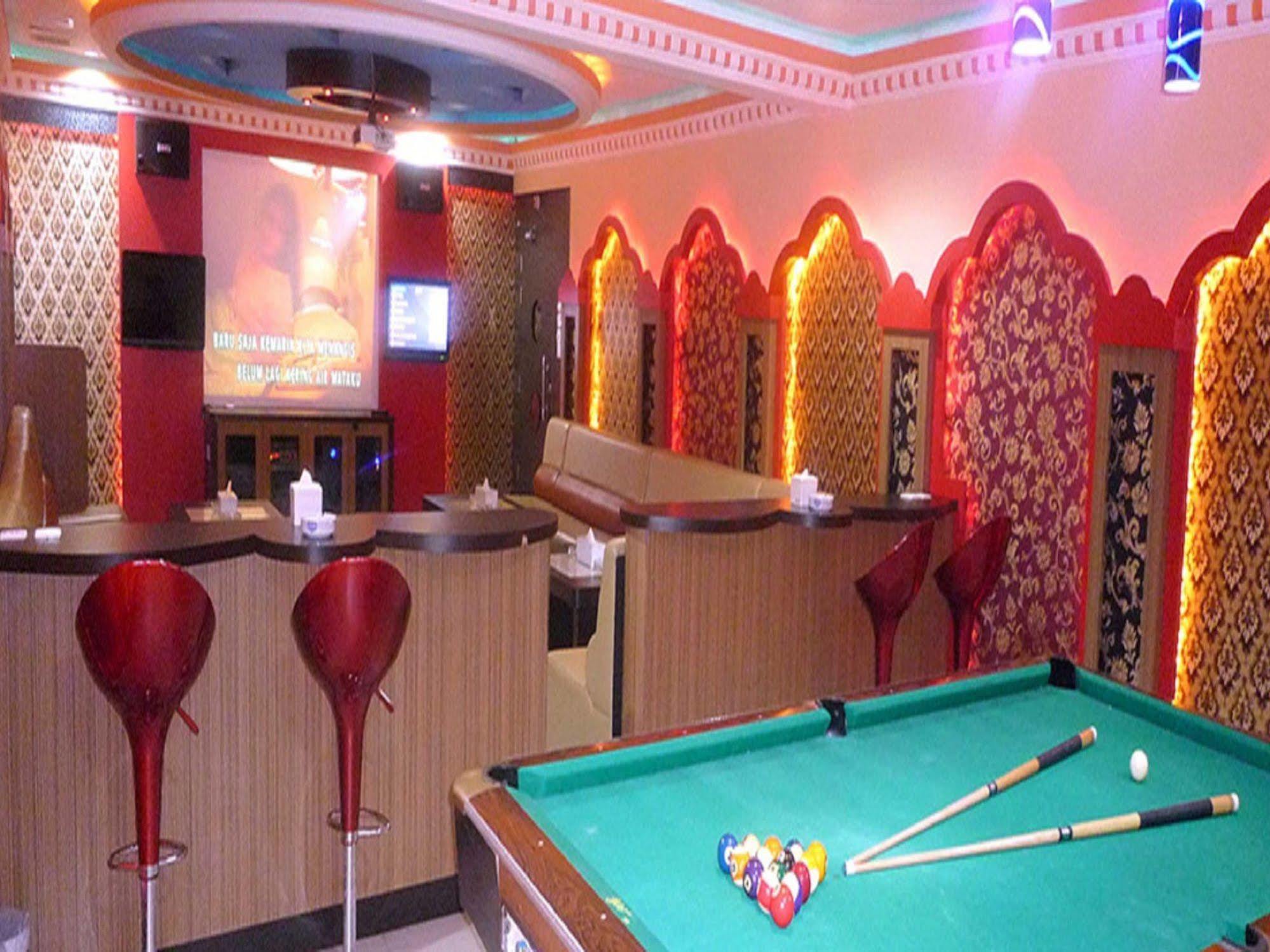 Formosa Hotel Batam Buitenkant foto